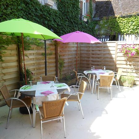 Logis - Hôtel Restaurant l'Ecu de France Malesherbes Extérieur photo