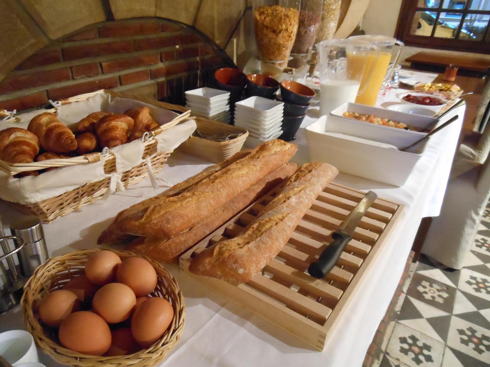 Logis - Hôtel Restaurant l'Ecu de France Malesherbes Extérieur photo